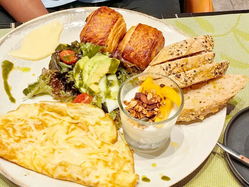 Browse Coffee & Brunch — Photo 3