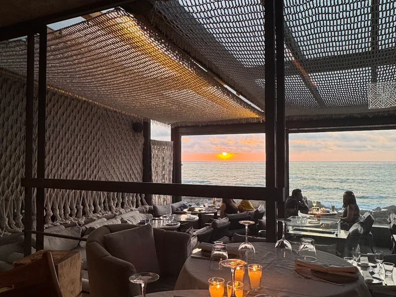 Lily's Restaurant — Photo 4