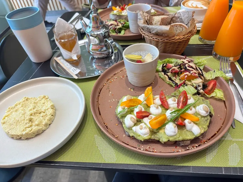 Browse Coffee & Brunch — Photo 5